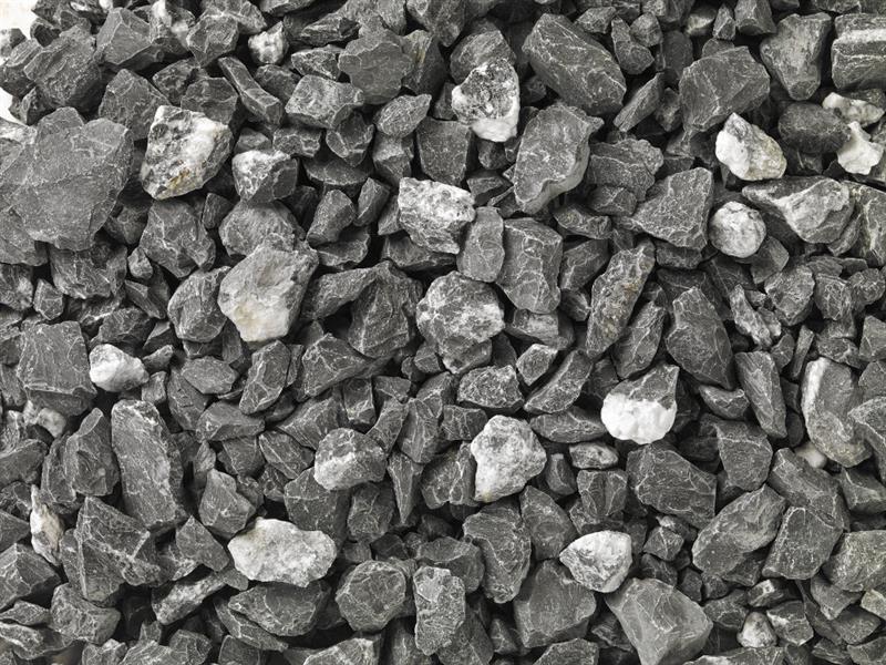 Schotter ist kantig und hat einen Durchmesser zwischen 32 und 63 Millimetern. © Natursteinzentrum Rhein Main